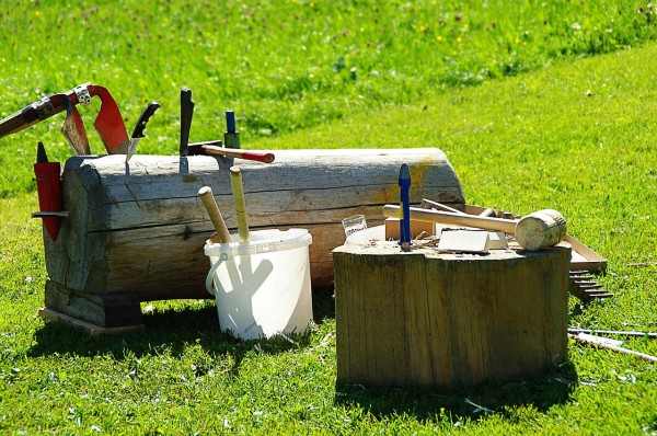 handicraft-tools-321613_1280.jpg